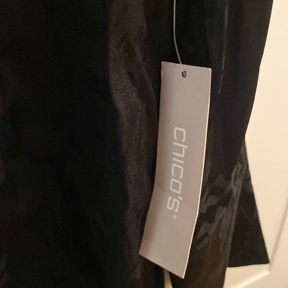 Chicos Size 2 Black Floral Long Sleeve Top - Size 2 - New w/Tags - Picture 5 of 16